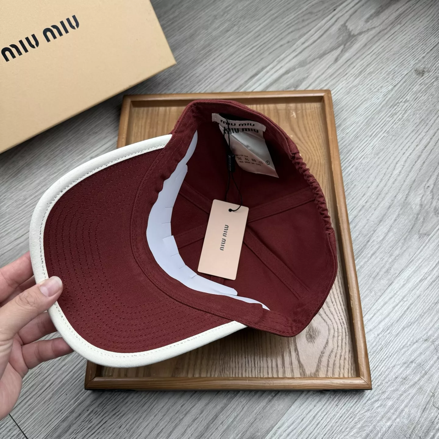 MIU MIU Caps GoodFit 3292