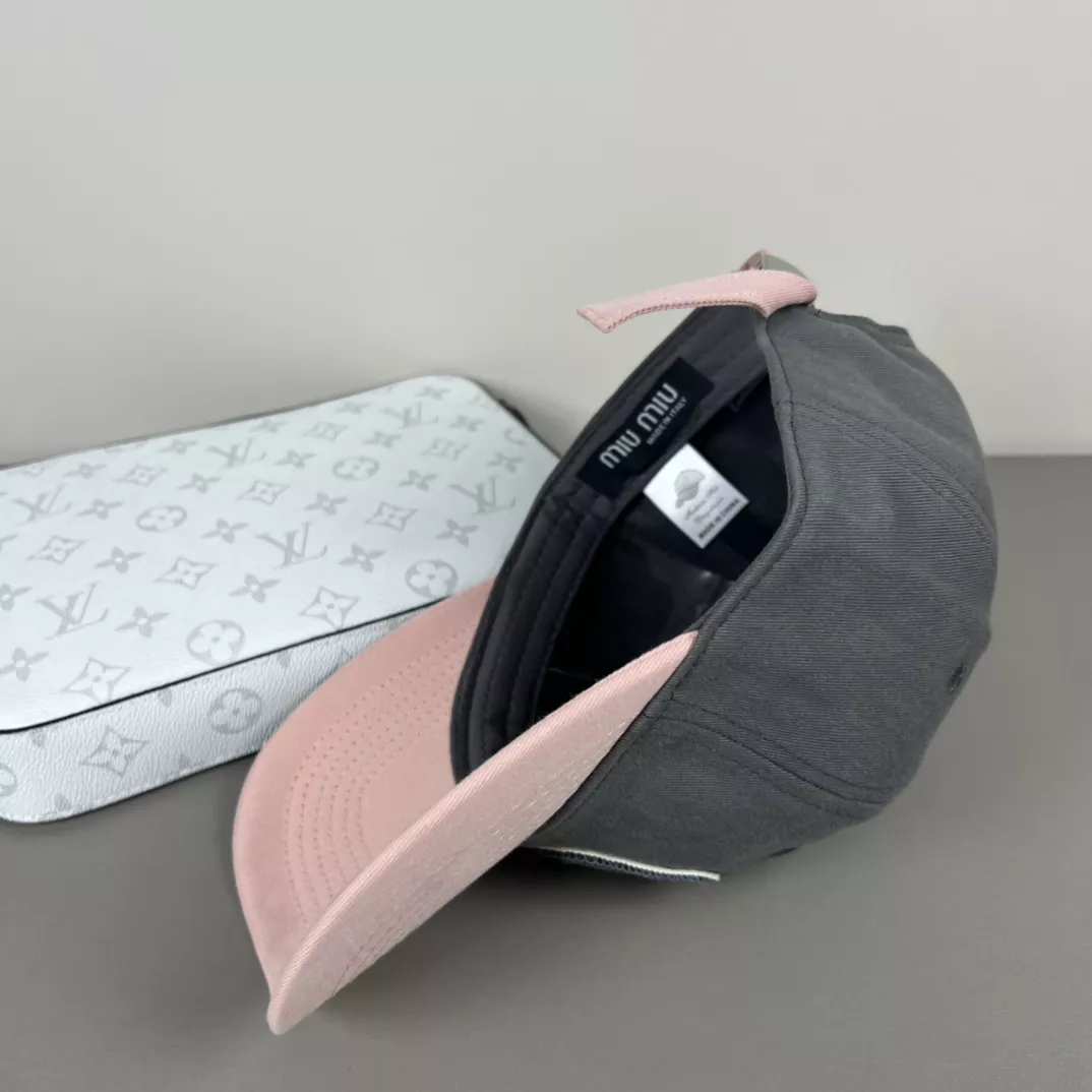 MIU MIU Caps HighQuality 5951