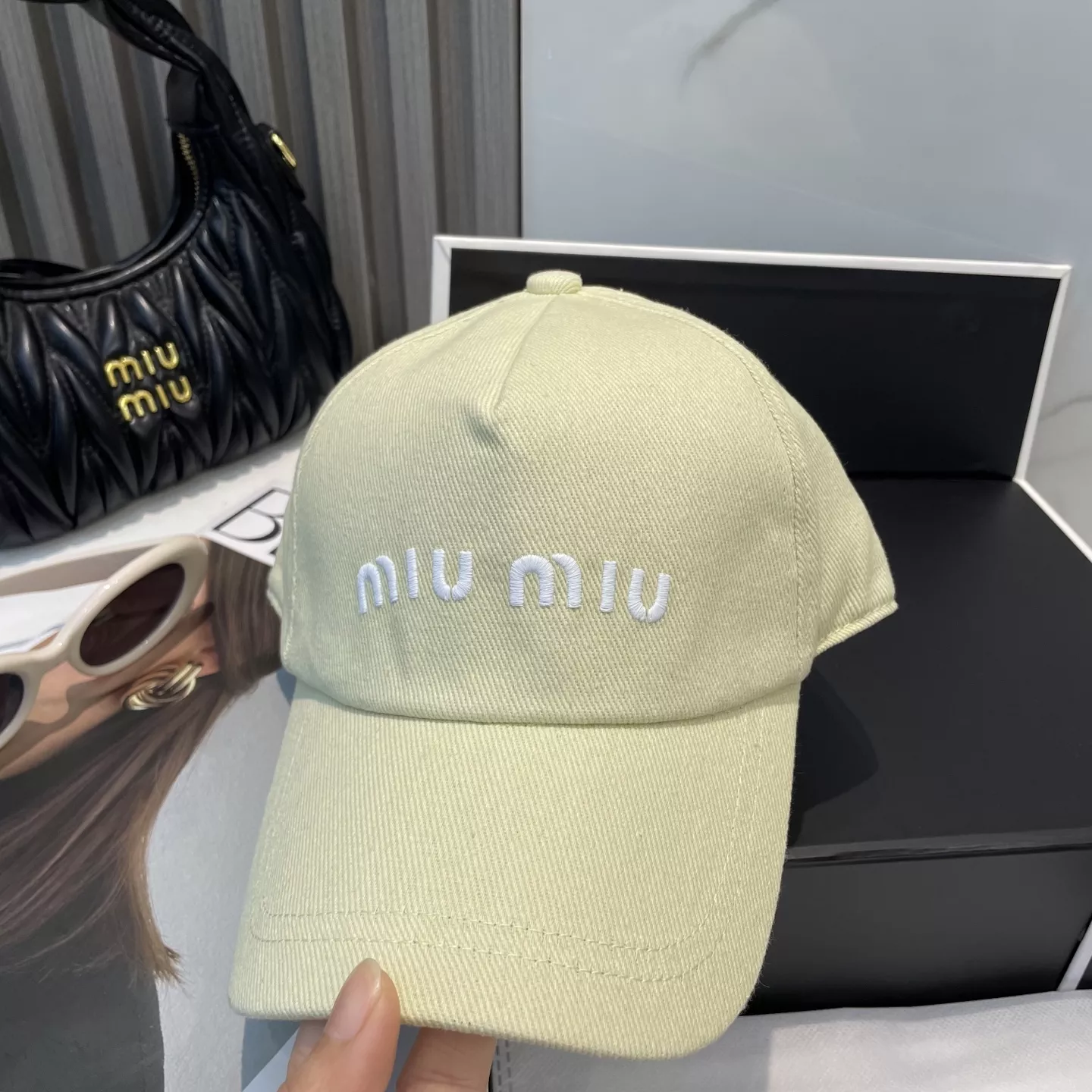 MIU MIU Caps HighQuality 7702