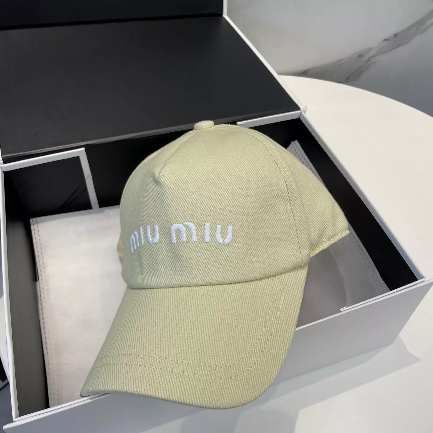 MIU MIU Caps HighQuality 7702