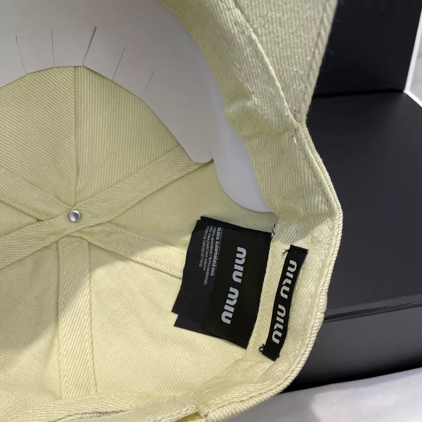 MIU MIU Caps HighQuality 7702
