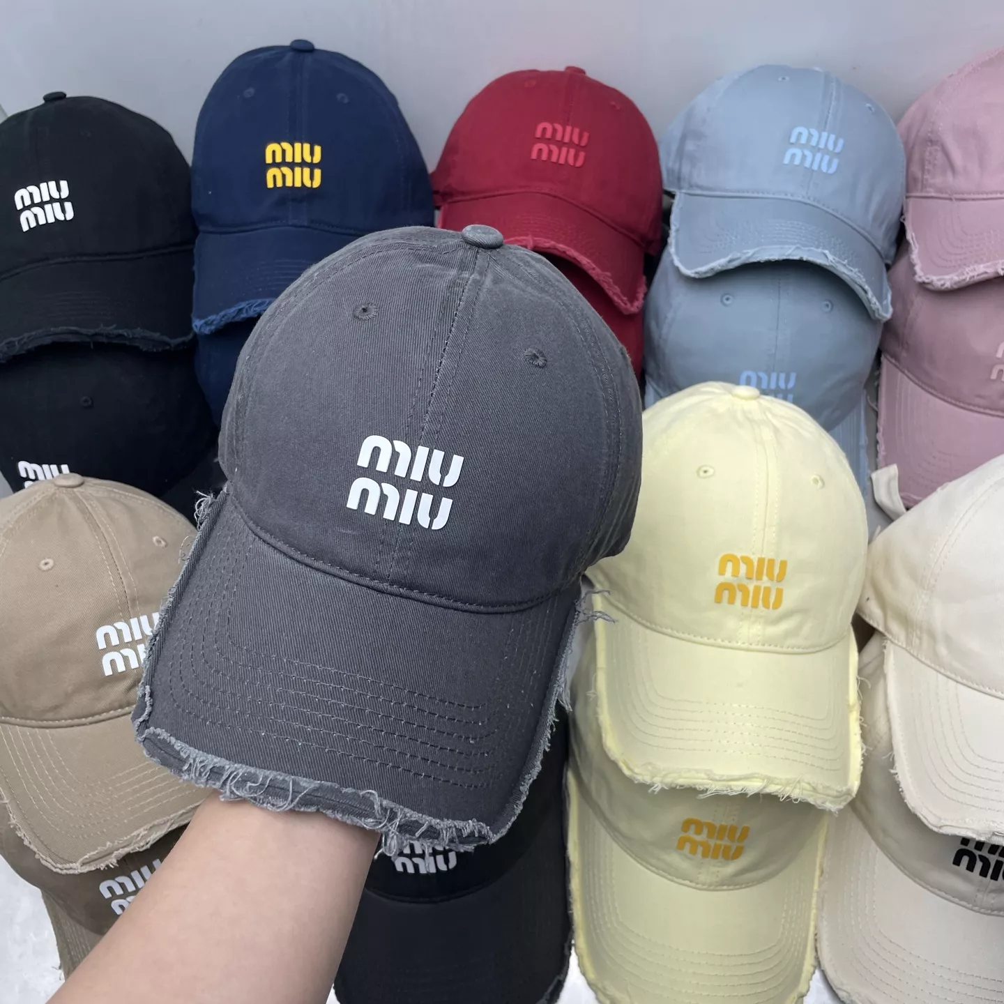 MIU MIU Caps NewStyle 2665