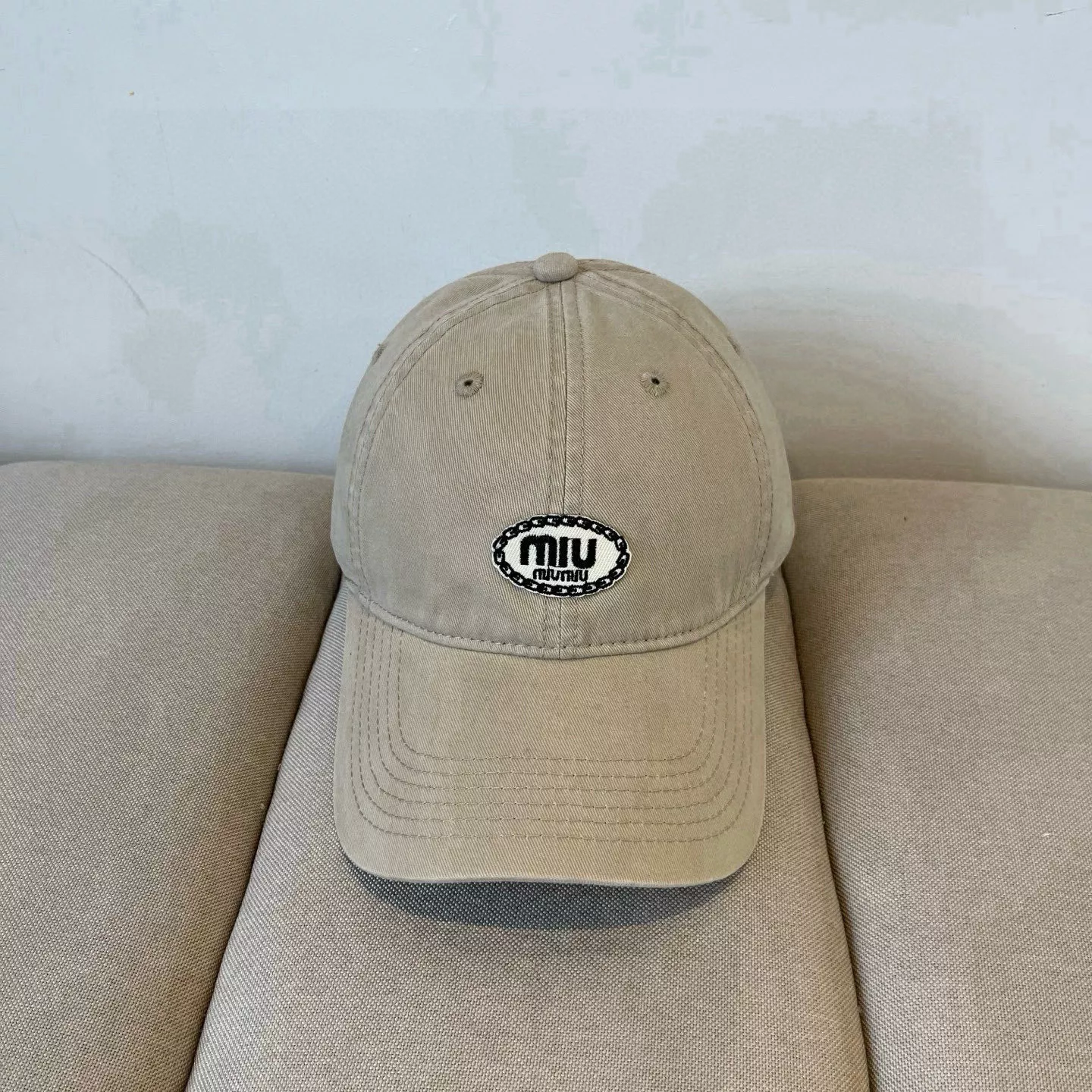 MIU MIU Caps NewStyle 3983