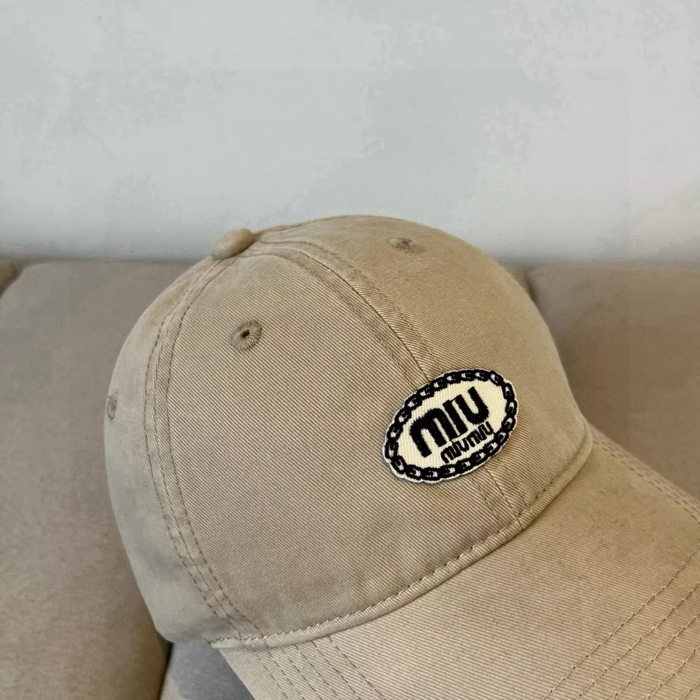 MIU MIU Caps NewStyle 3983