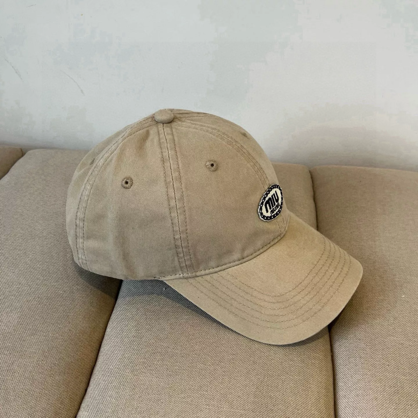 MIU MIU Caps NewStyle 3983