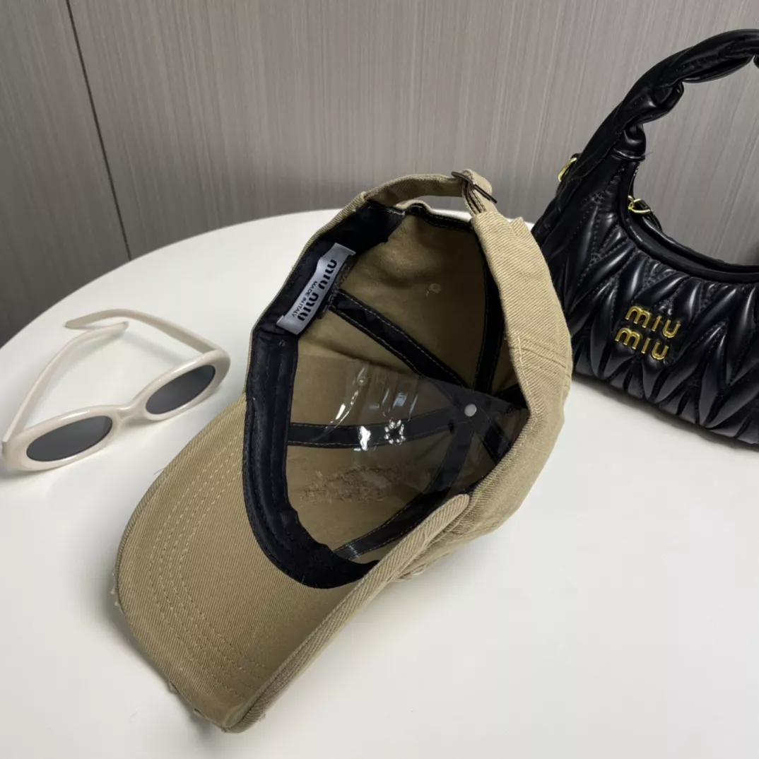 MIU MIU Caps NewStyle 4855