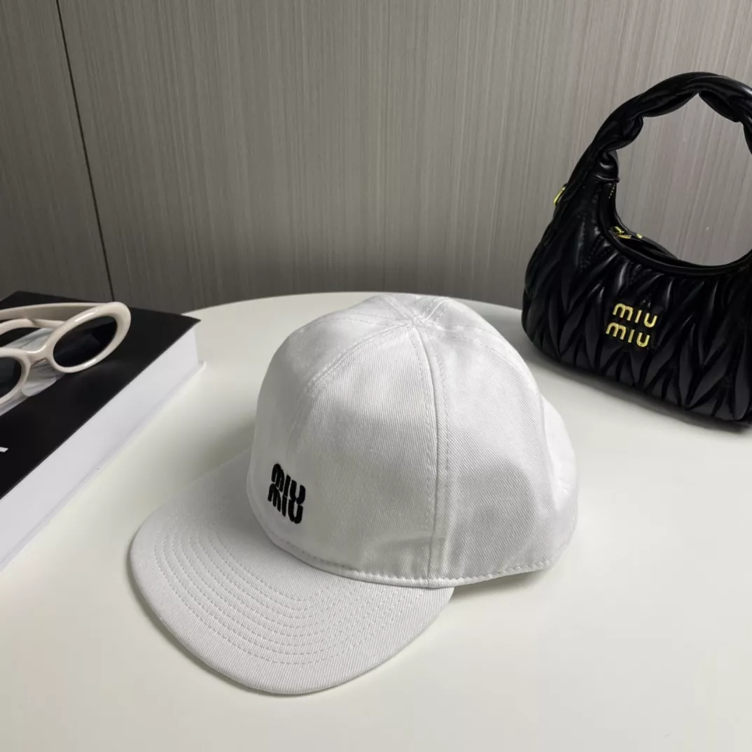 MIU MIU Caps Practical 9914