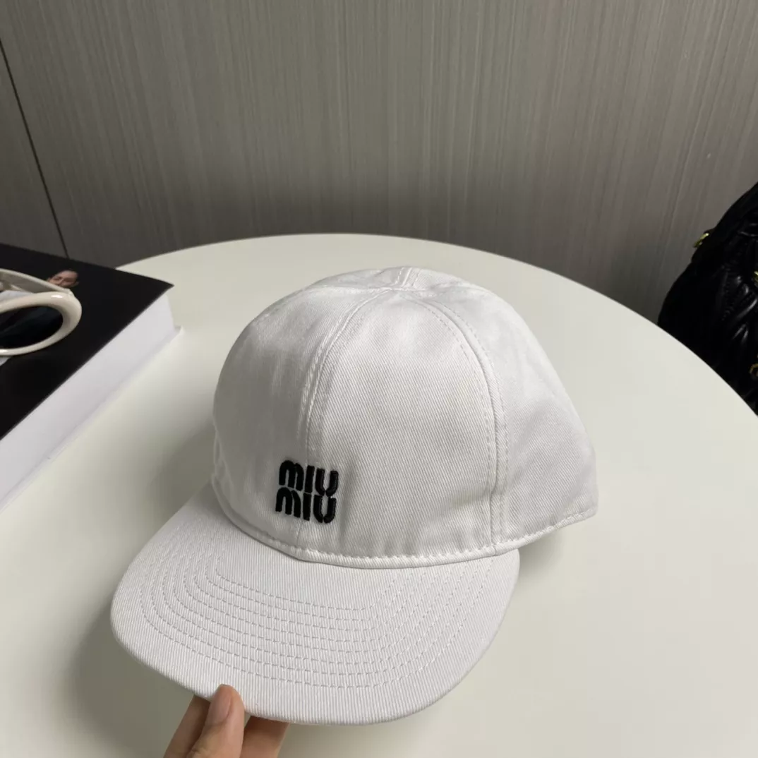 MIU MIU Caps Practical 9914