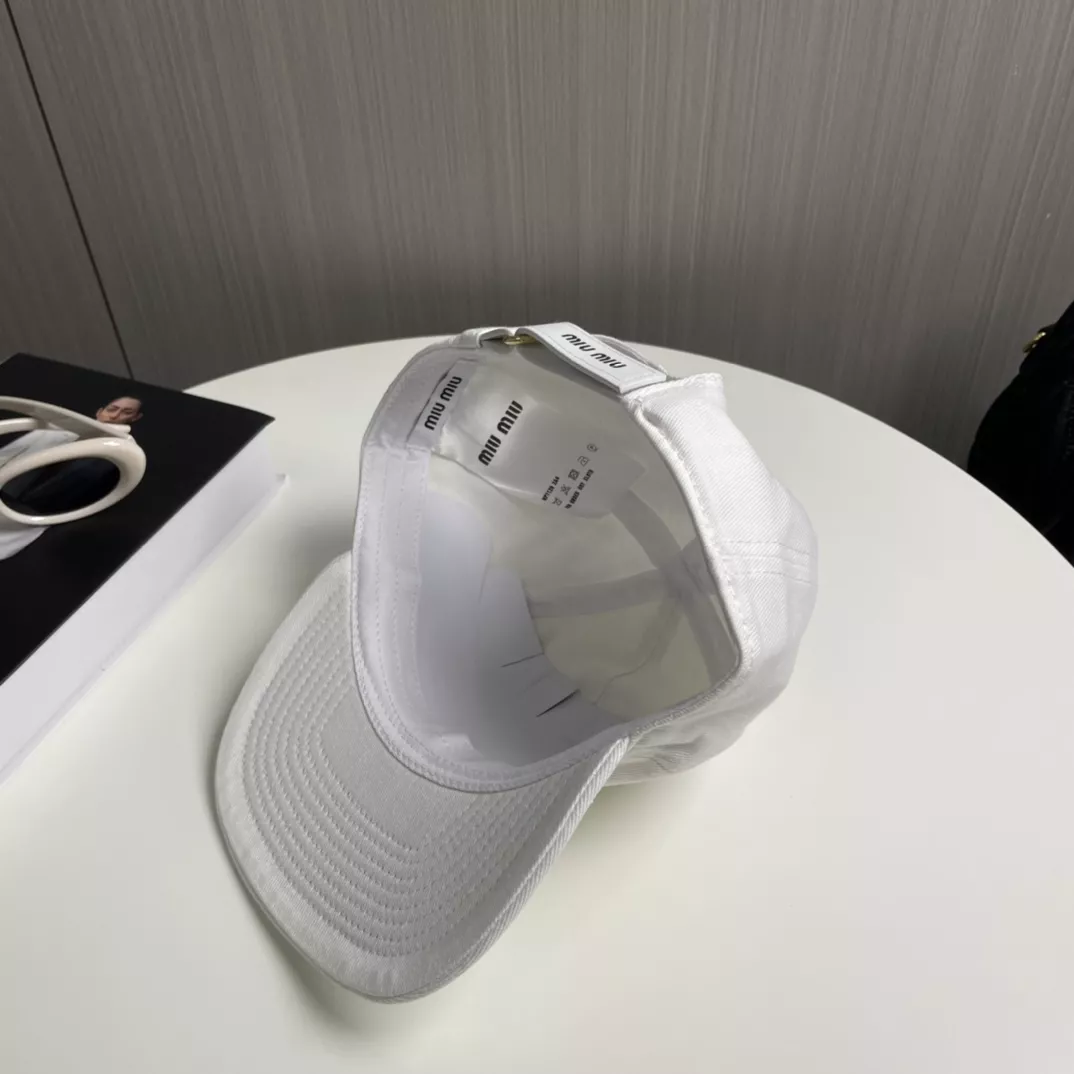 MIU MIU Caps Practical 9914