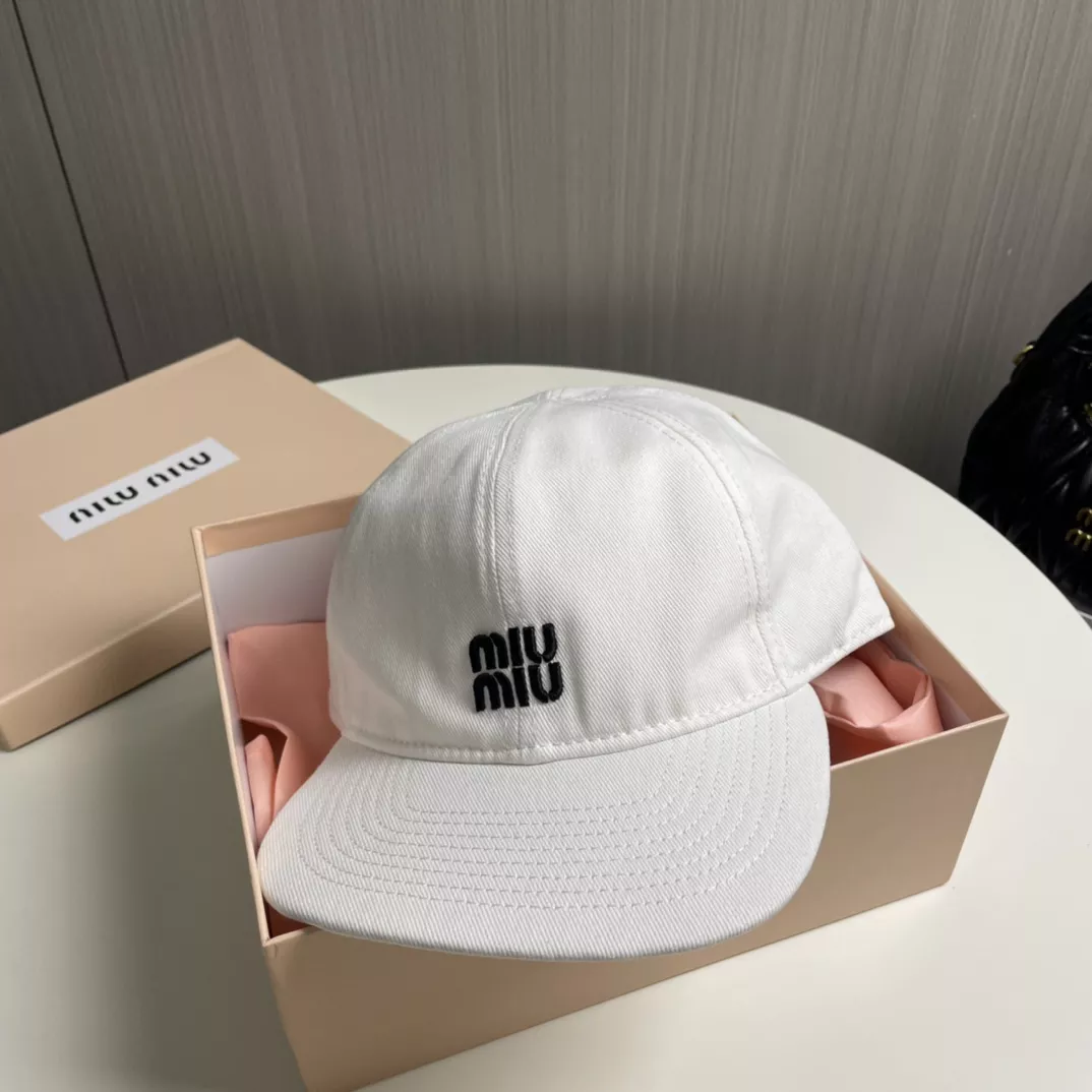 MIU MIU Caps Practical 9914