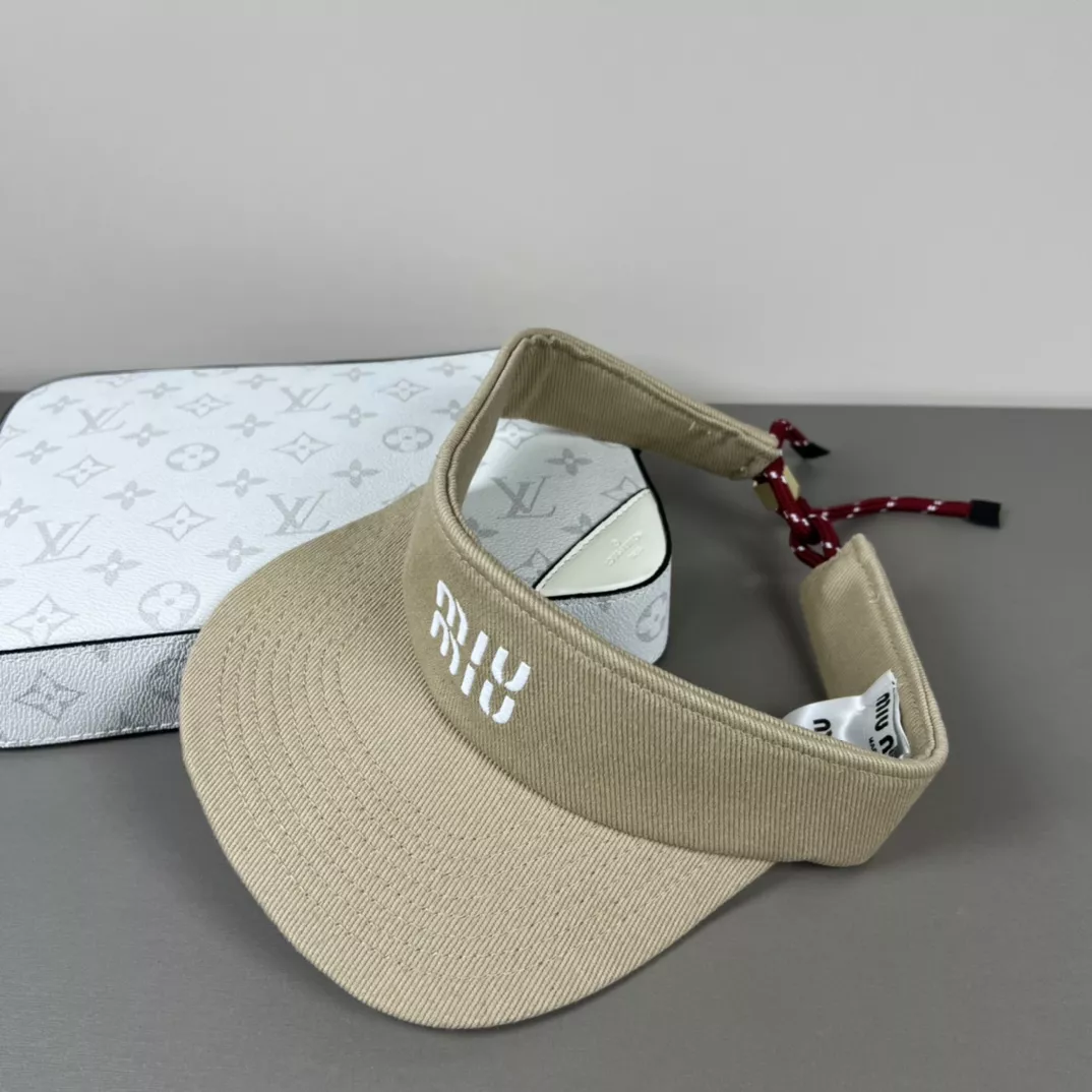 MIU MIU Caps Refined 5239