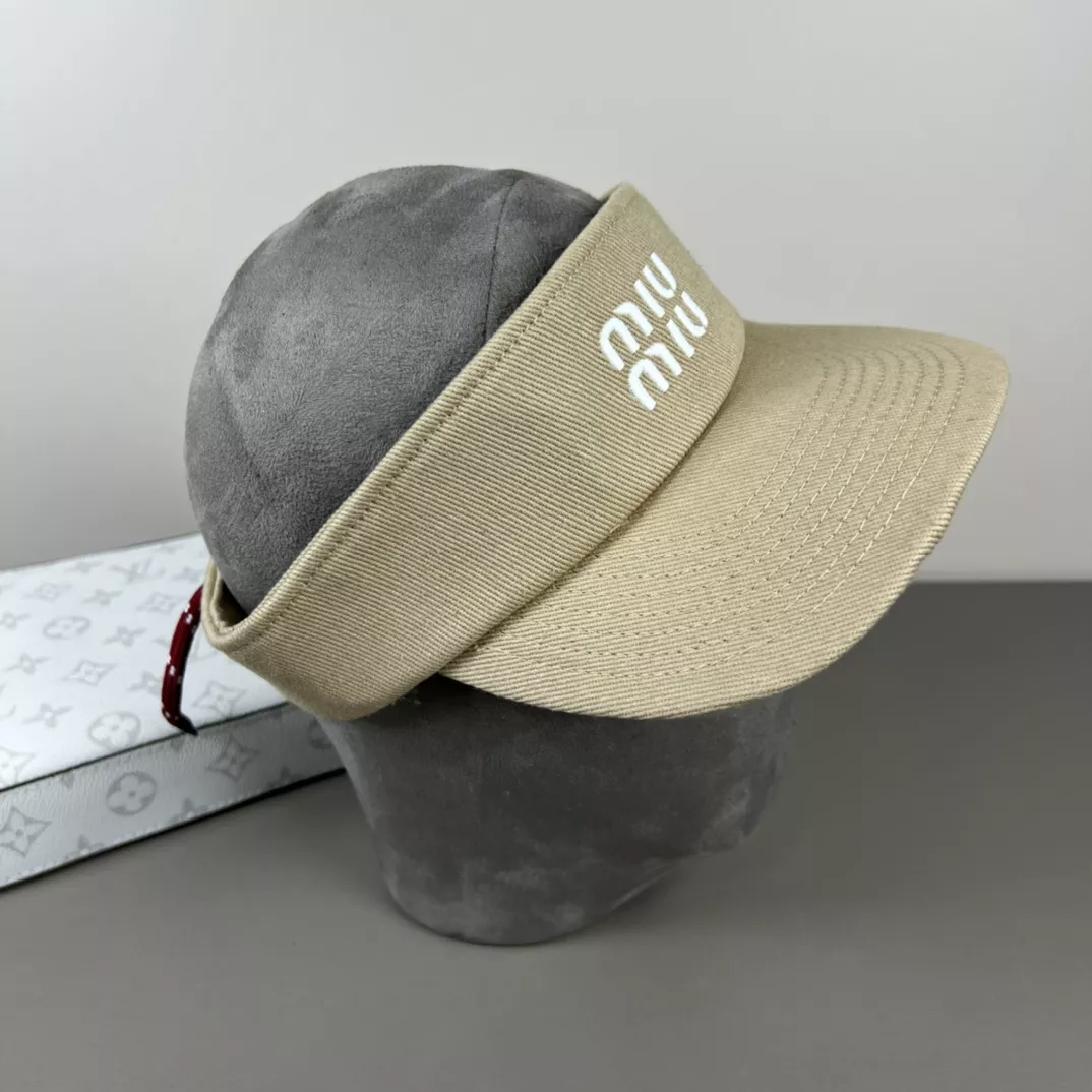 MIU MIU Caps Refined 5239