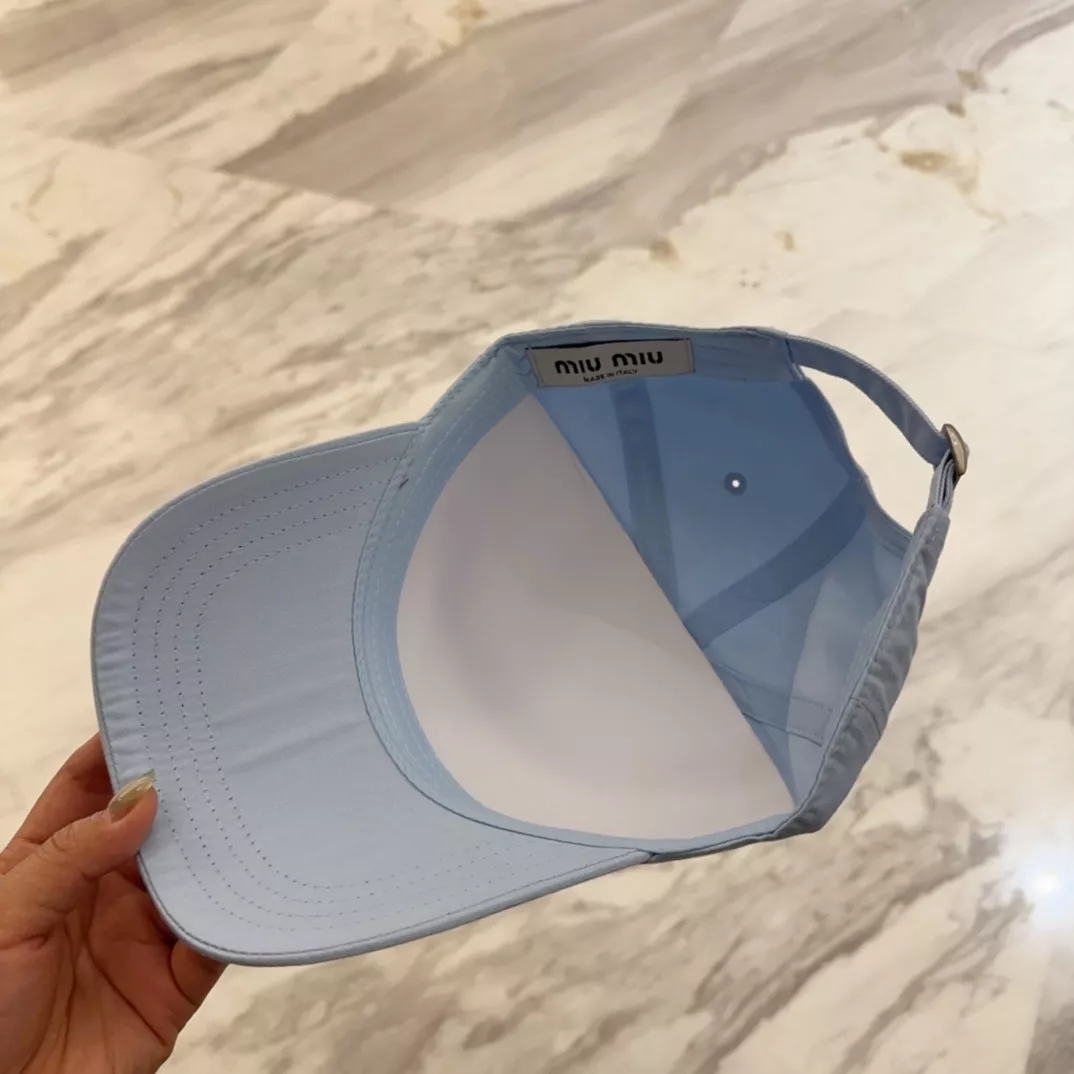 MIU MIU Caps Reliable 6173