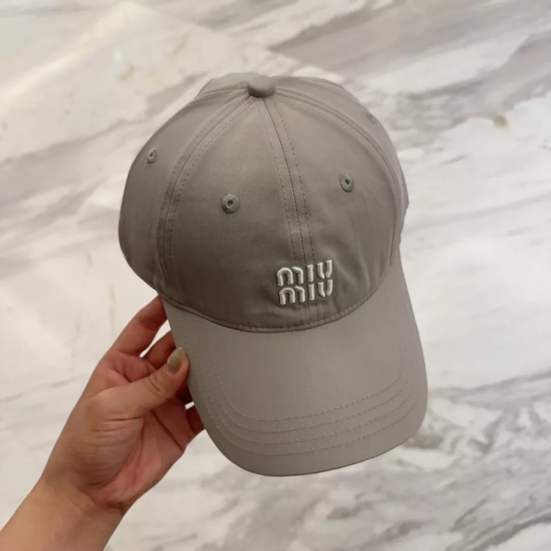 MIU MIU Caps Soft 1428