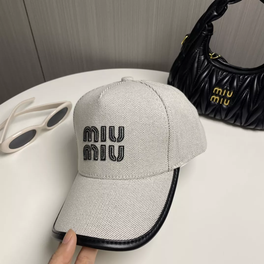 MIU MIU Caps Soft 9670