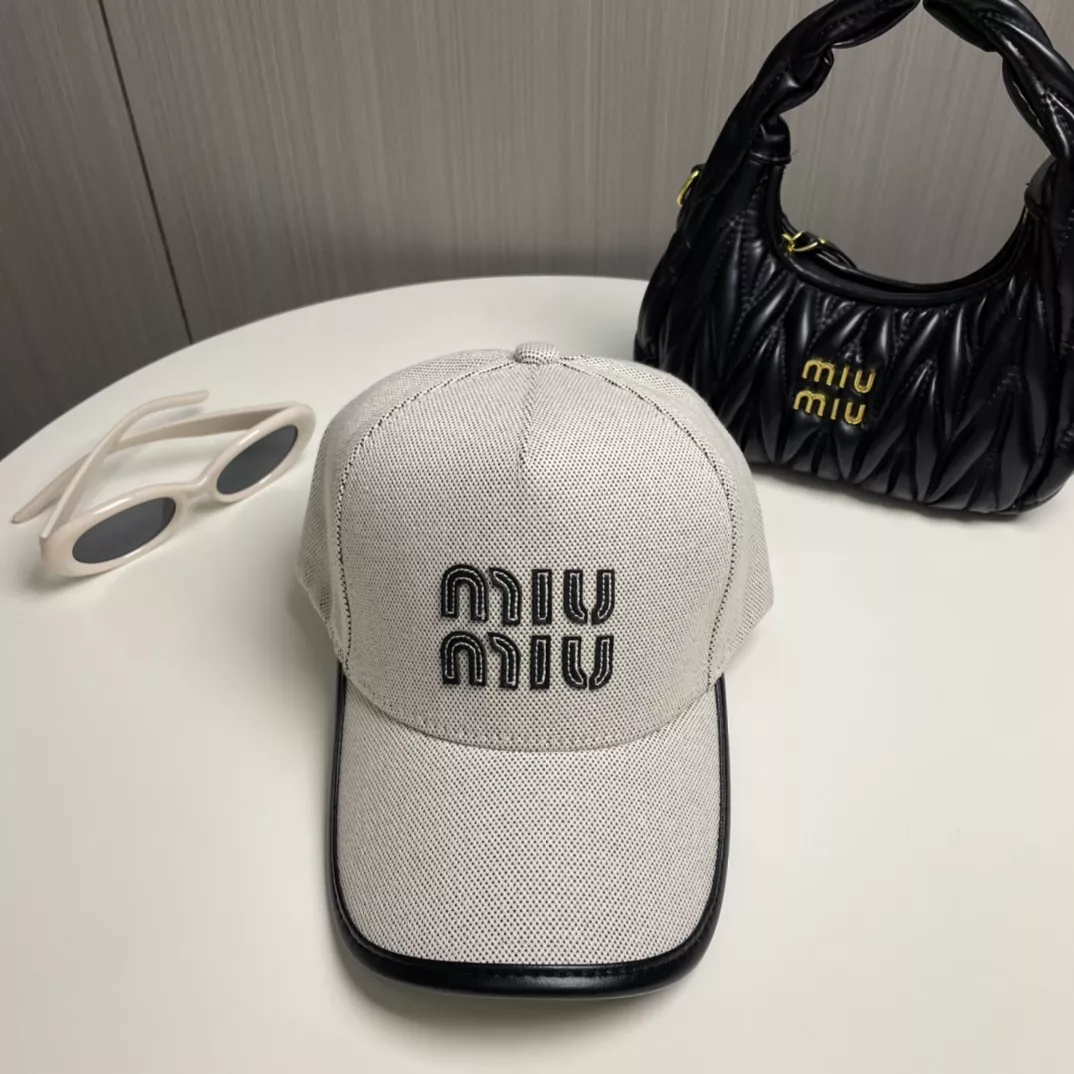 MIU MIU Caps Soft 9670