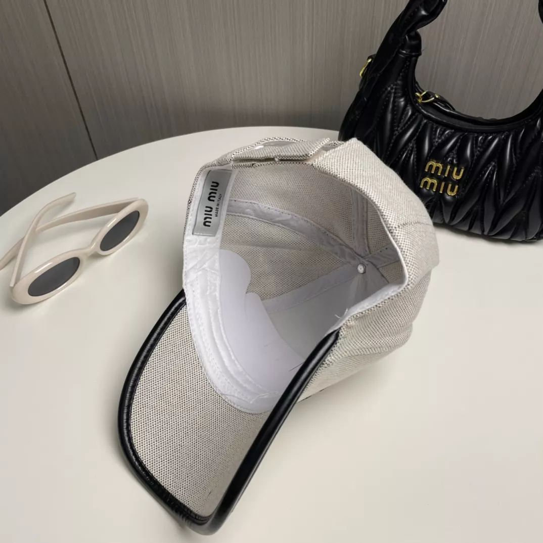 MIU MIU Caps Soft 9670