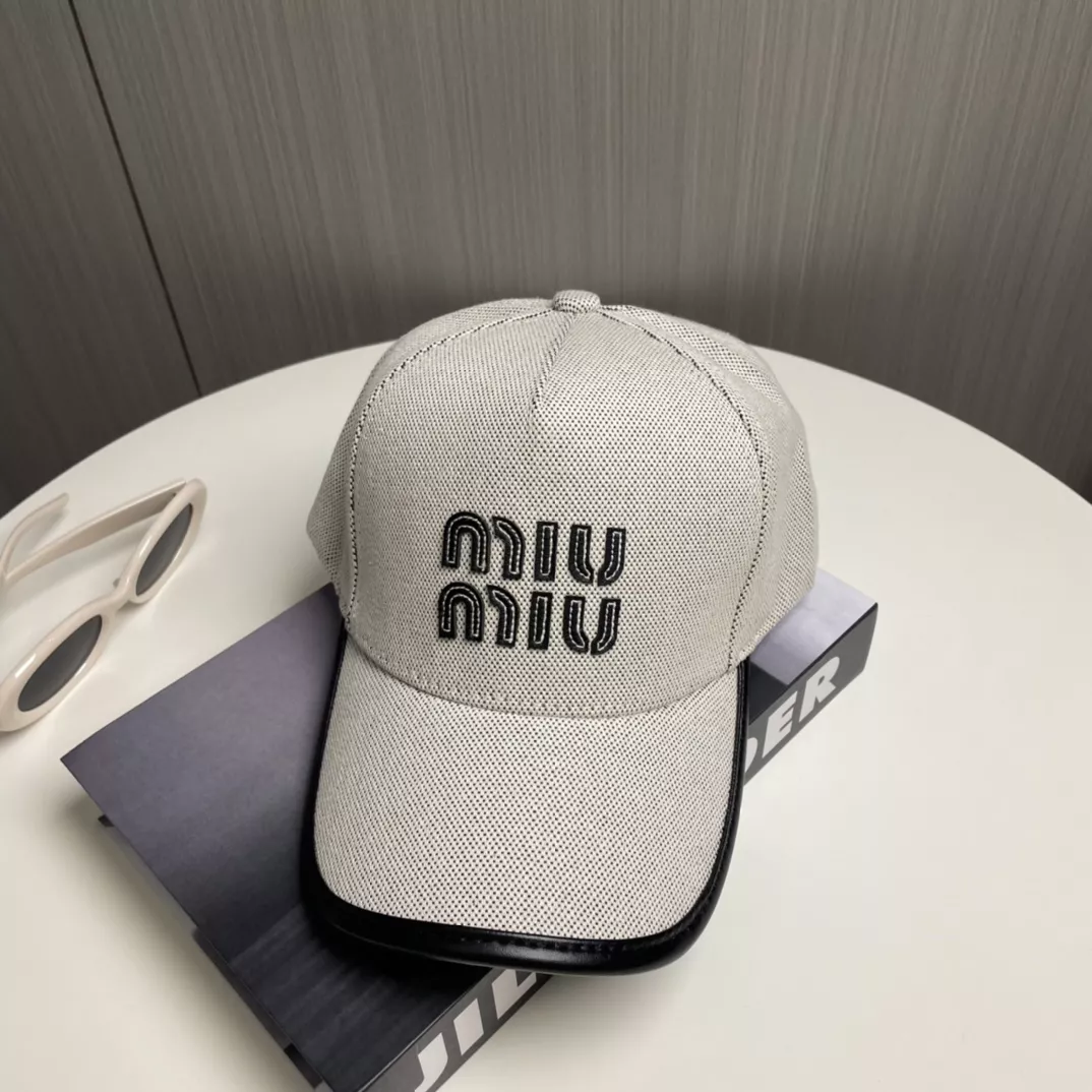 MIU MIU Caps Soft 9670