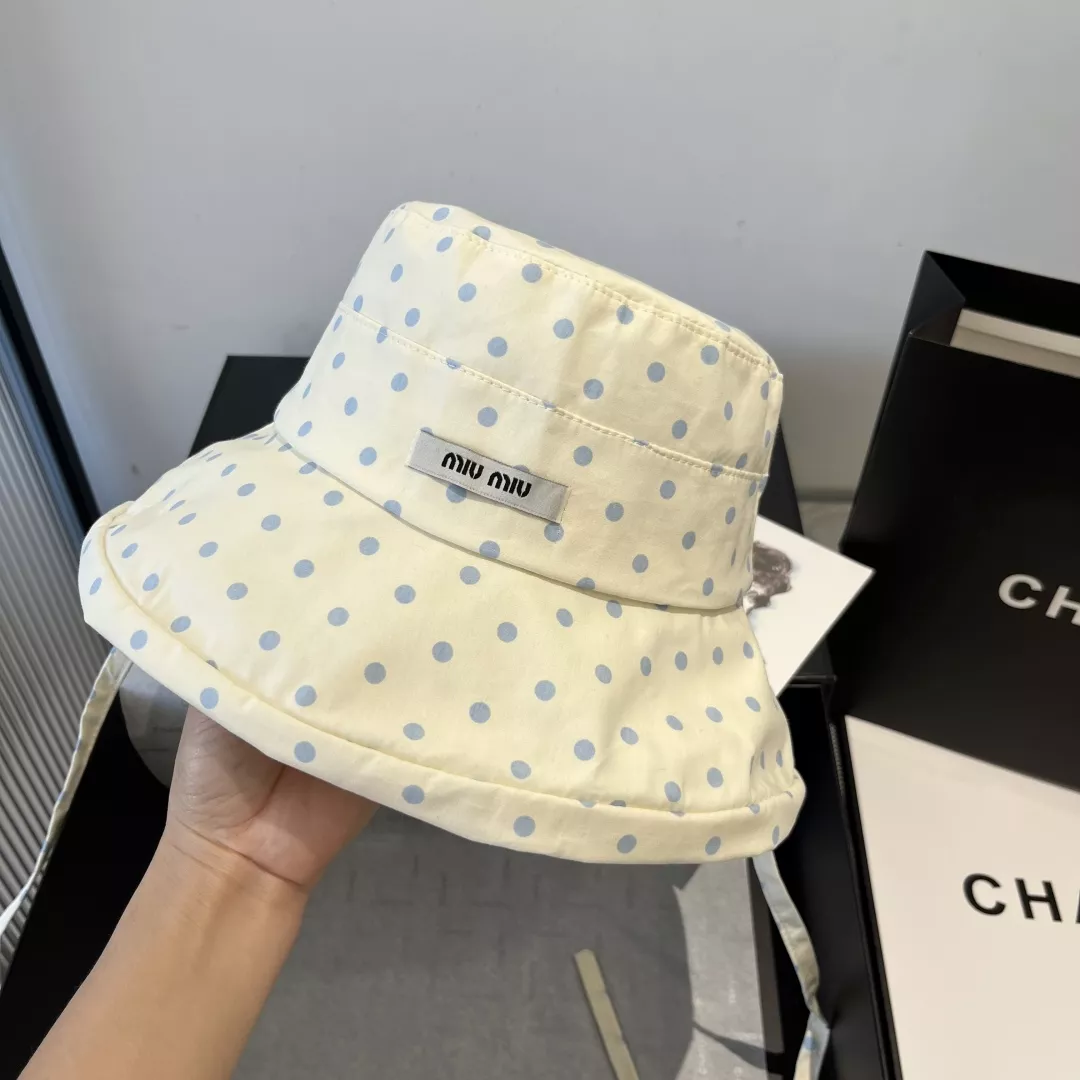 MIU MIU Caps Timeless 9937
