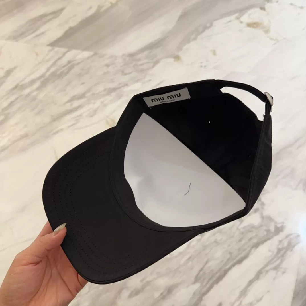 MIU MIU Caps Trendsetting 6539