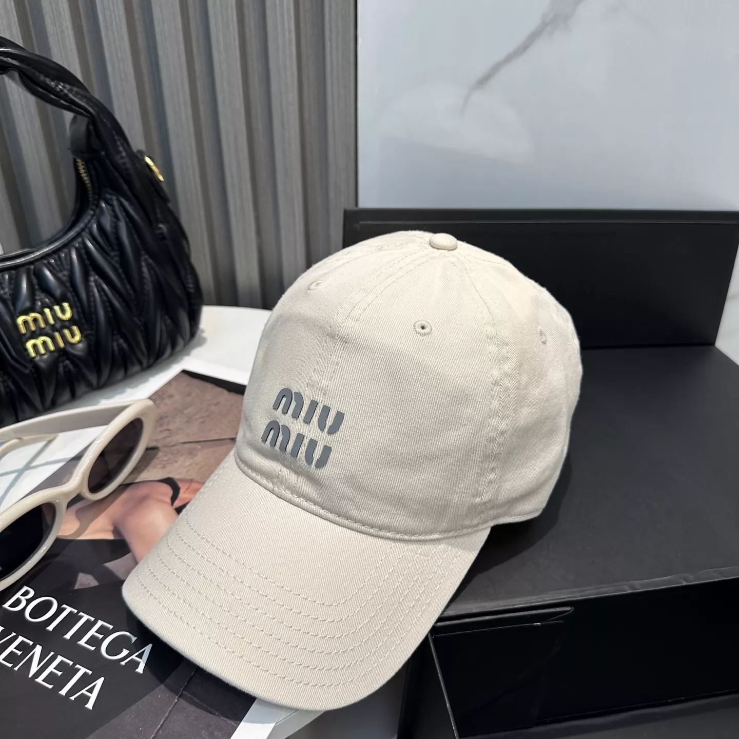 MIU MIU Caps Trendsetting 9045