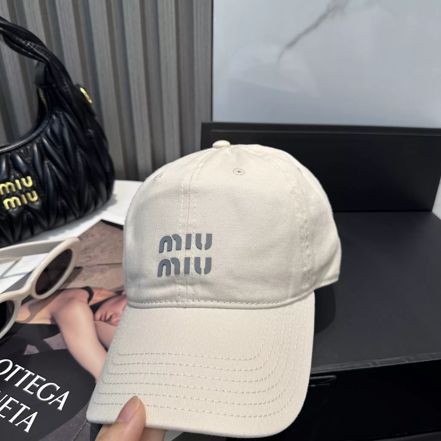 MIU MIU Caps Trendsetting 9045