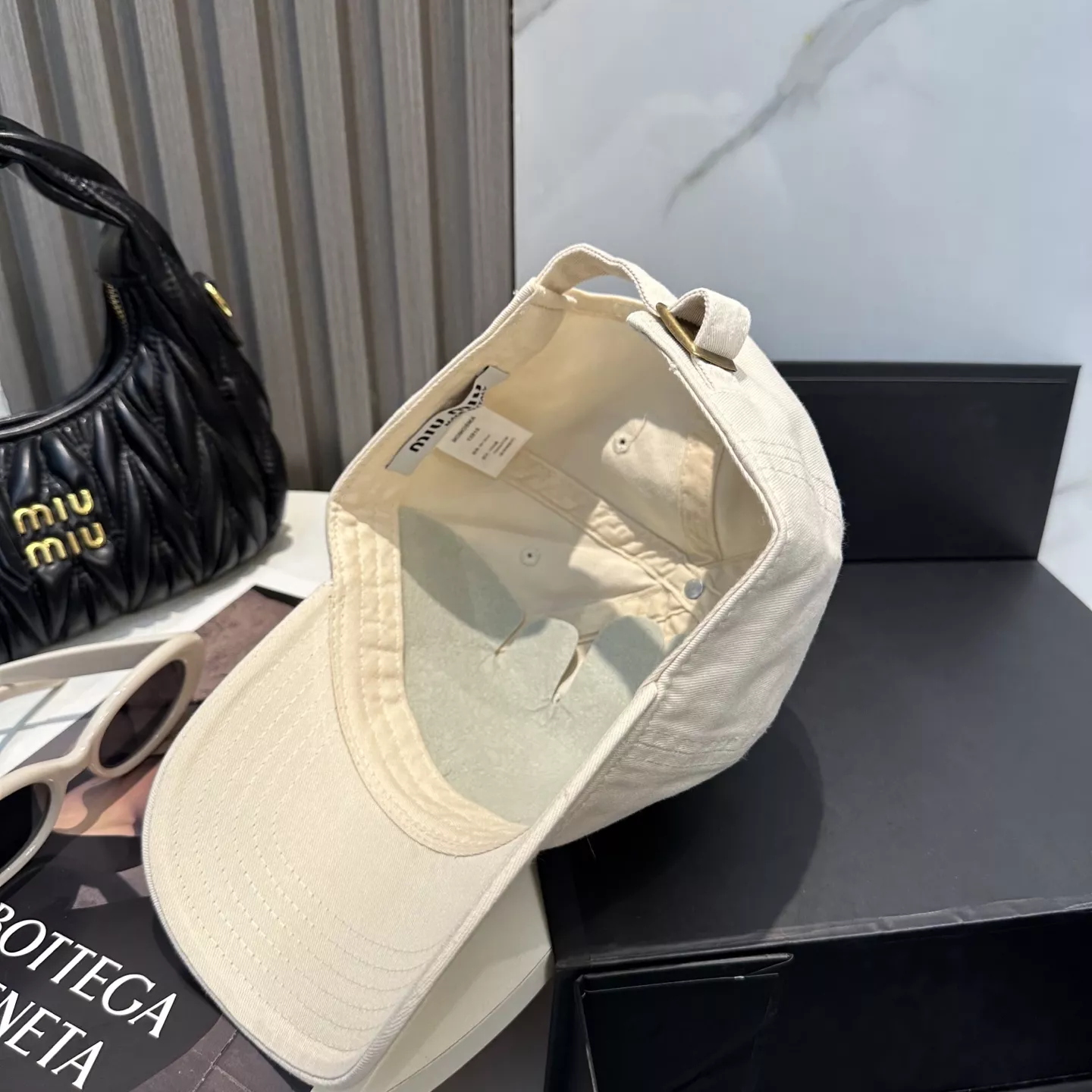 MIU MIU Caps Trendsetting 9045