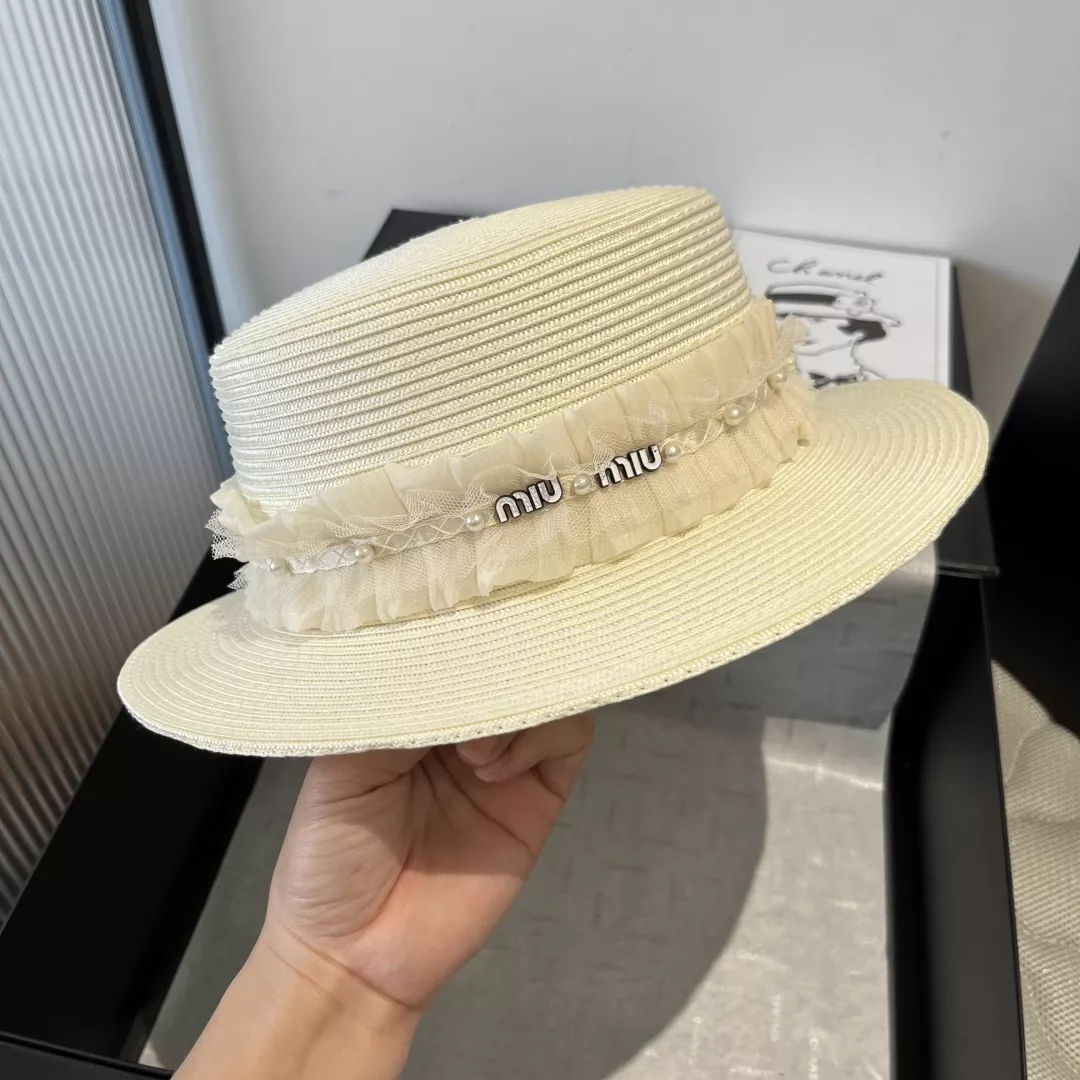 MIU MIU Caps Versatile 5733