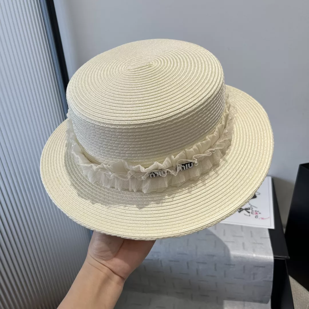 MIU MIU Caps Versatile 5733