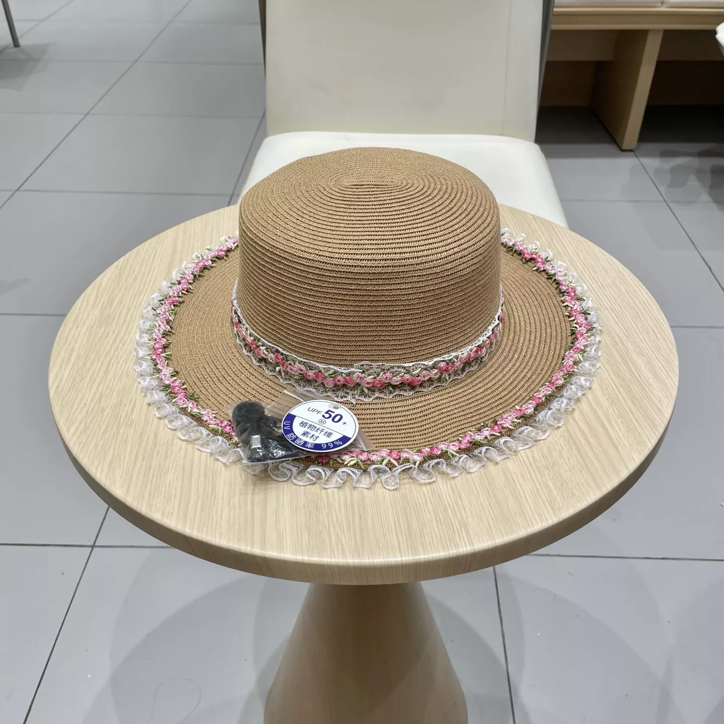 MIU MIU Caps WellDesigned 408