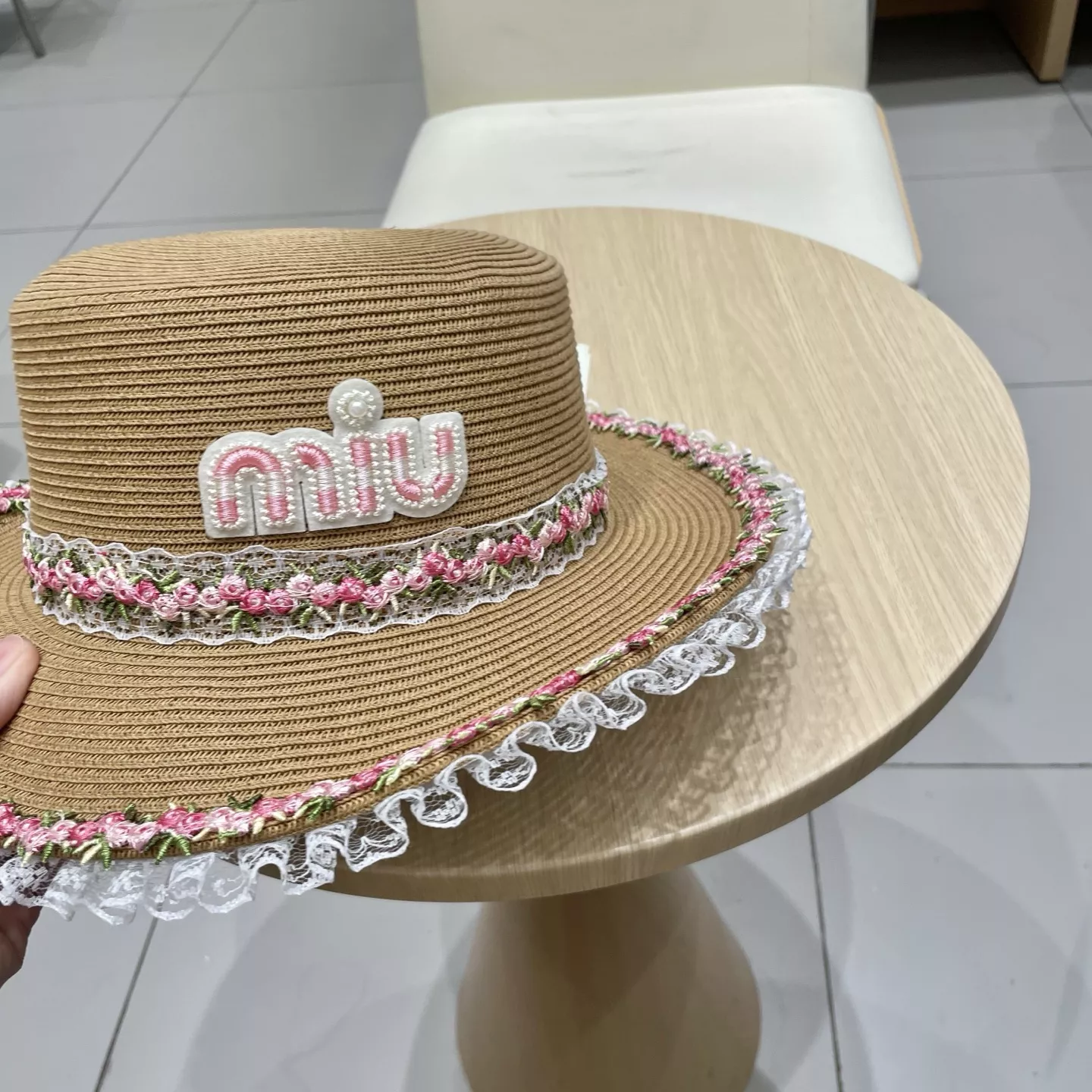 MIU MIU Caps WellDesigned 408