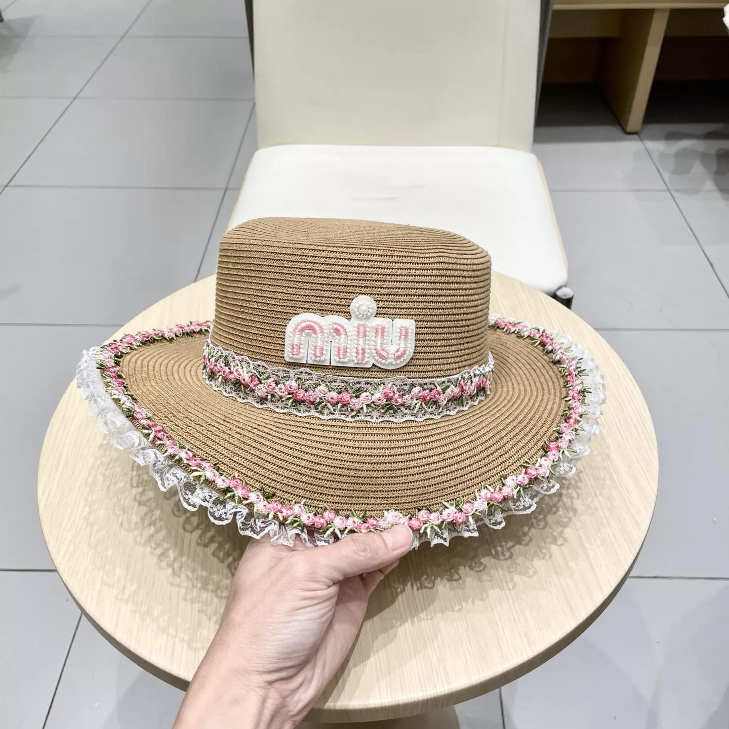 MIU MIU Caps WellDesigned 408