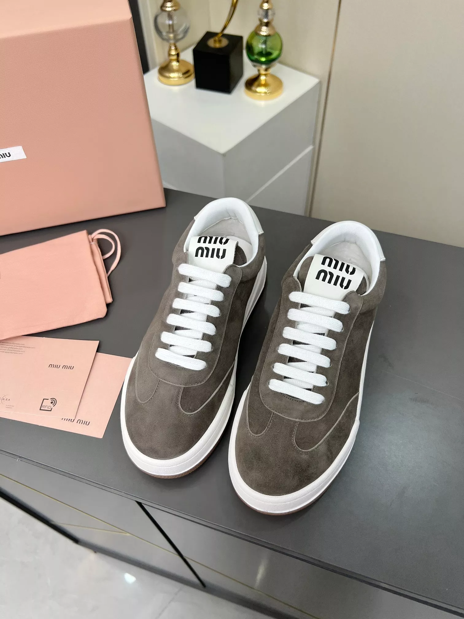 MIU MIU Casual Shoes For Women Vibrant 1211