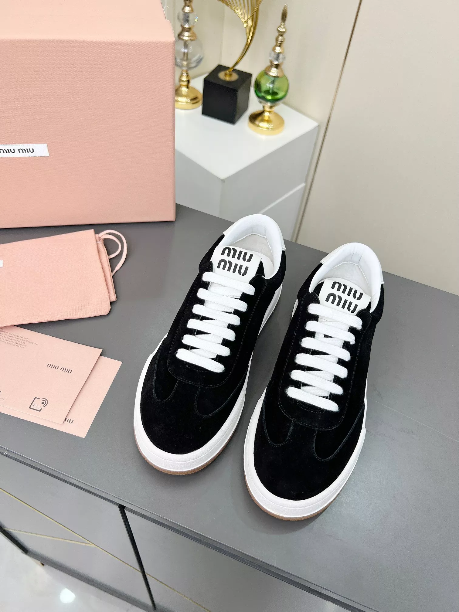 MIU MIU Casual Shoes For Women Vibrant 7035