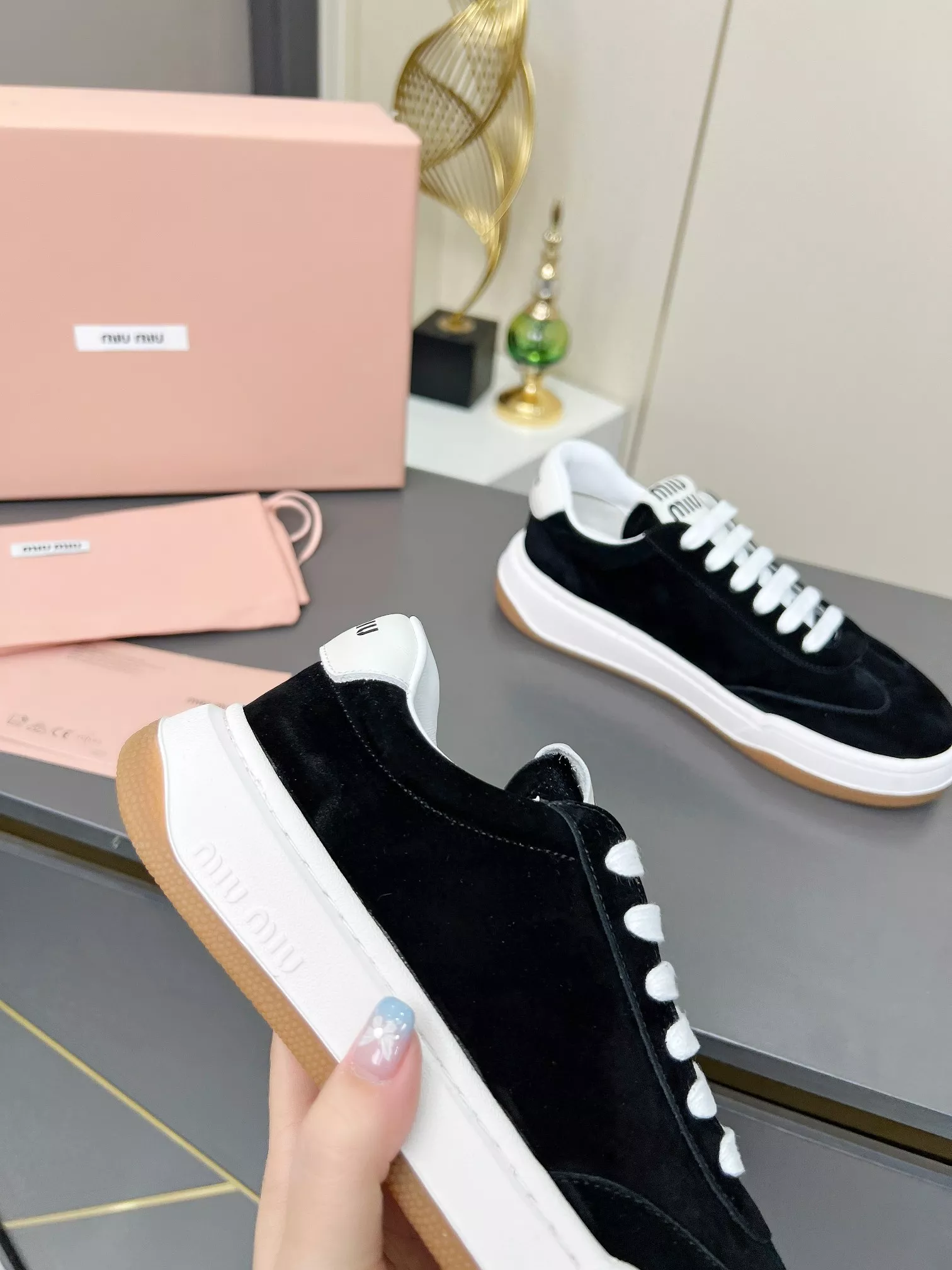 MIU MIU Casual Shoes For Women Vibrant 7035
