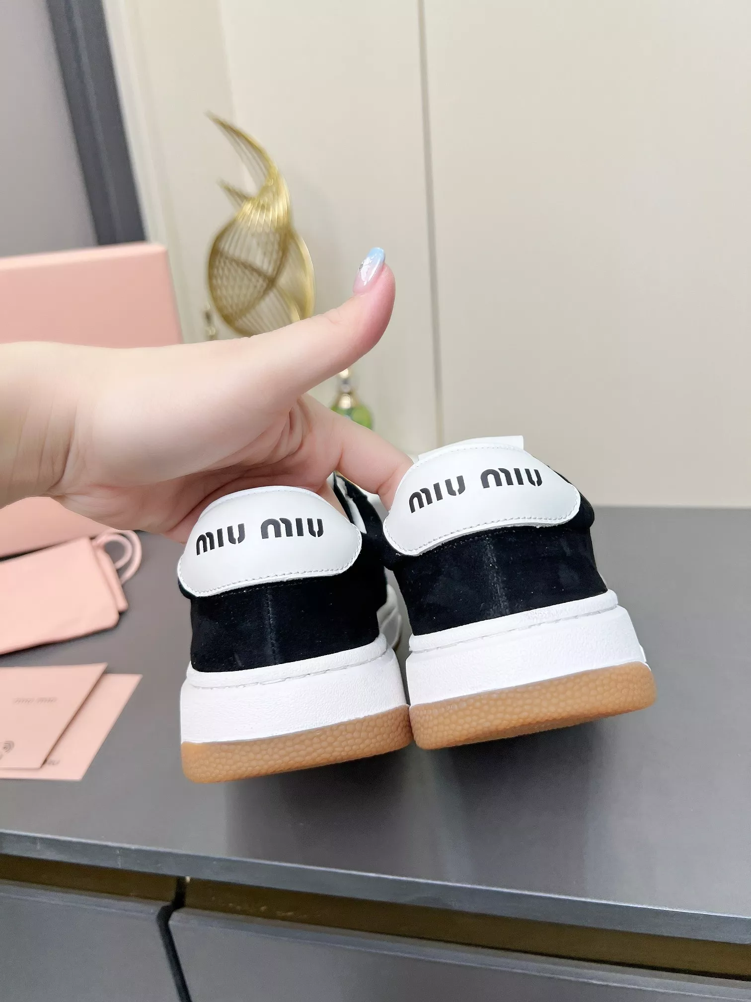 MIU MIU Casual Shoes For Women Vibrant 7035