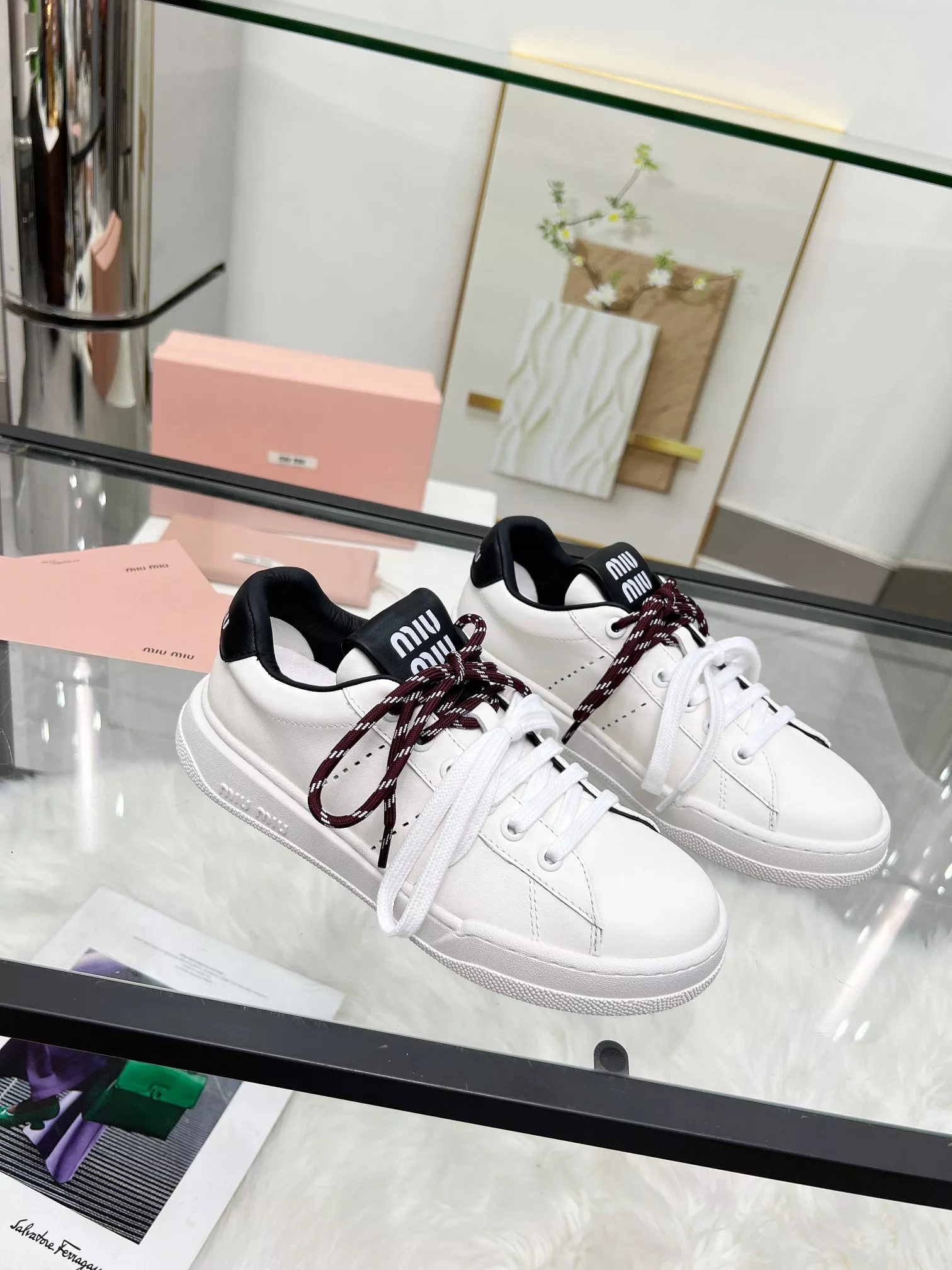 MIU MIU Casual Shoes For Women Vibrant 927