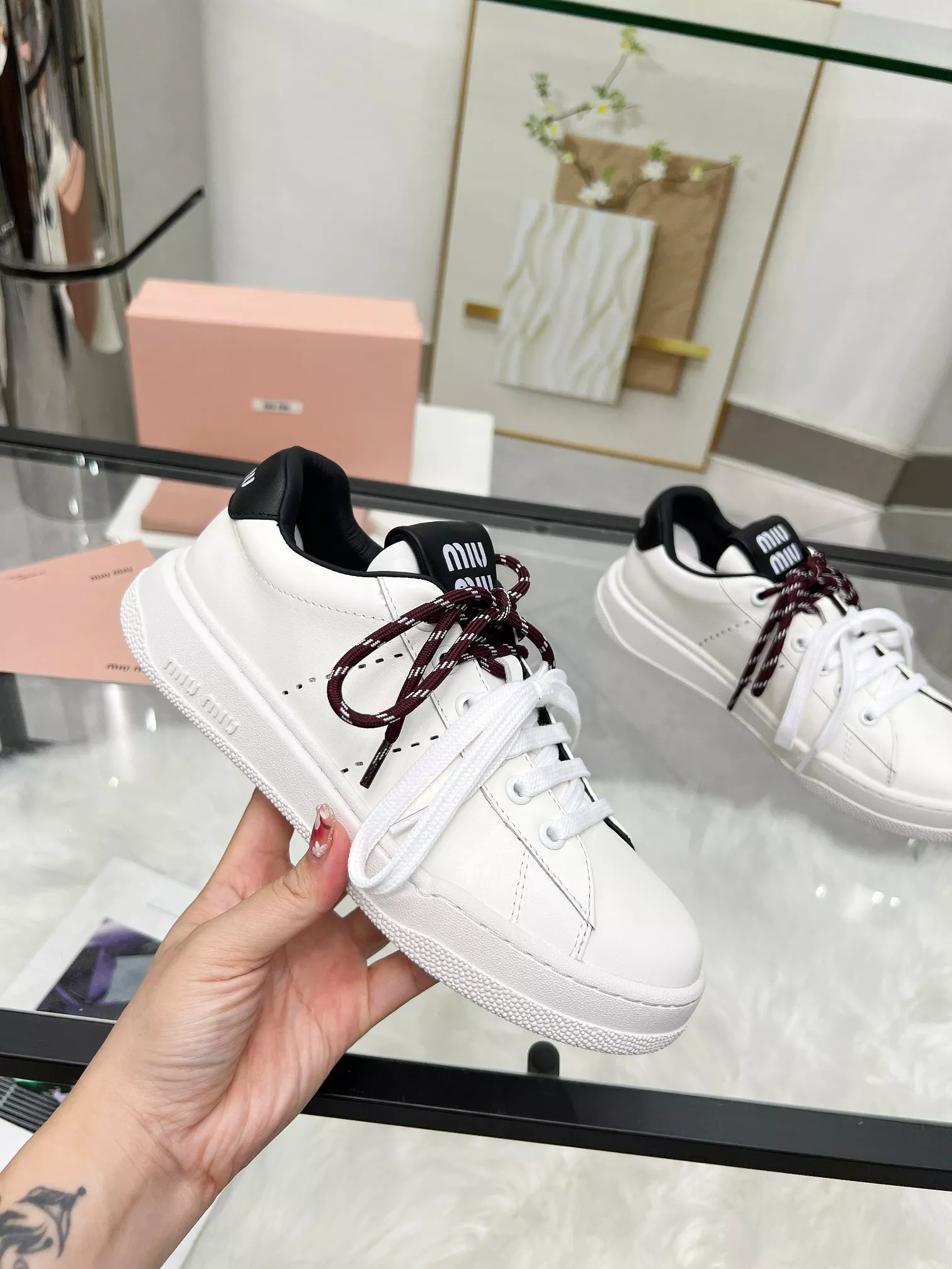 MIU MIU Casual Shoes For Women Vibrant 927