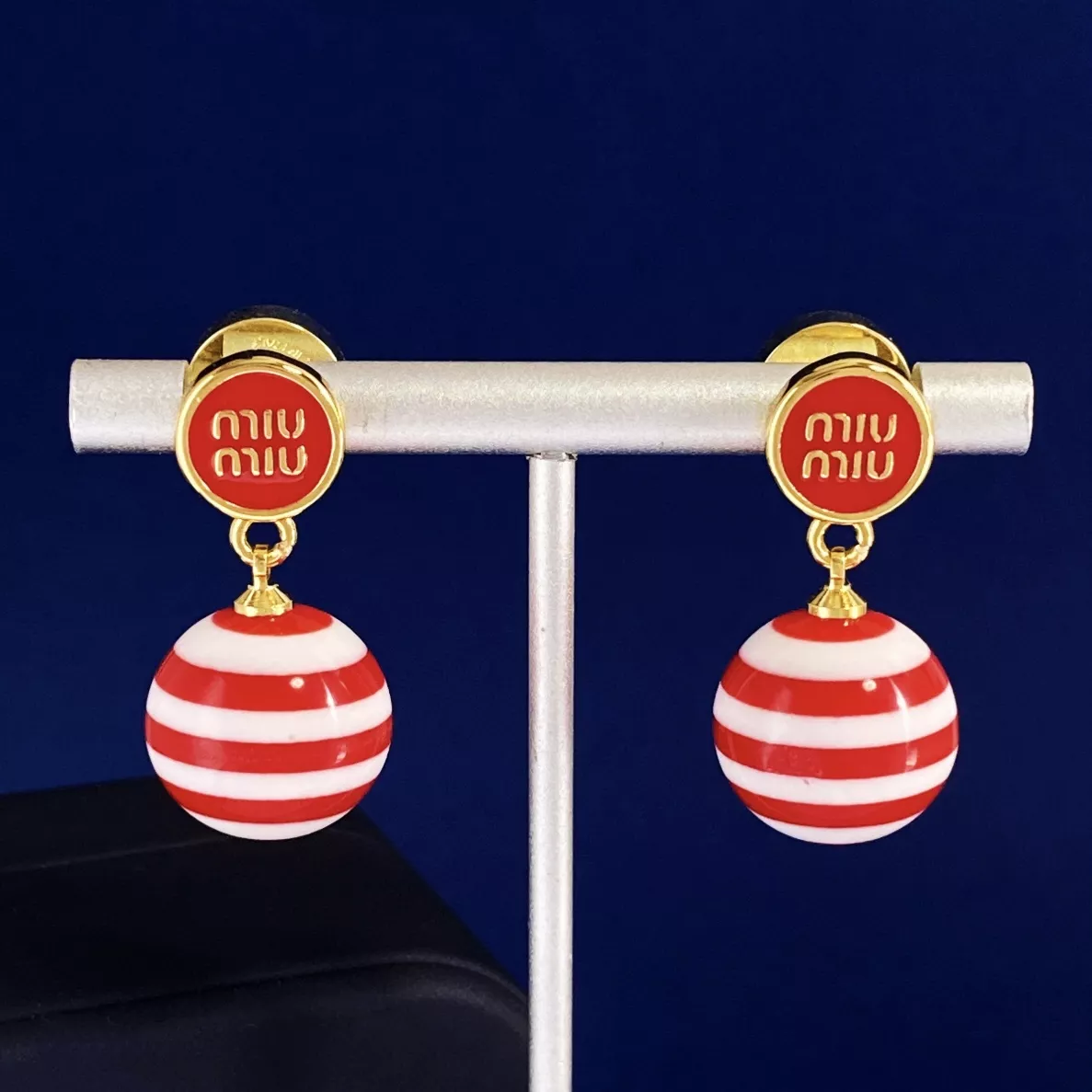 MIU MIU Earrings For Women Trendsetting 4074