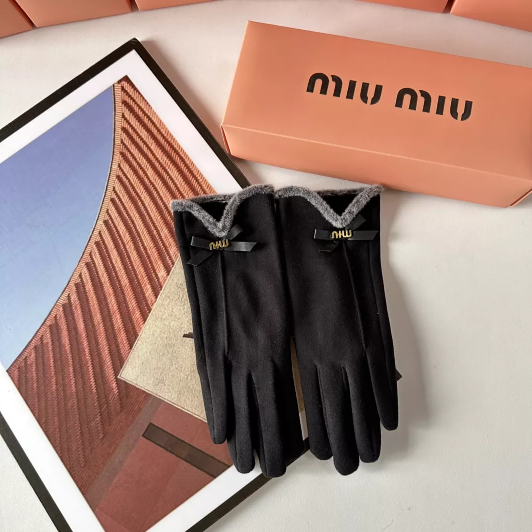MIU MIU Gloves Comfortable 4398