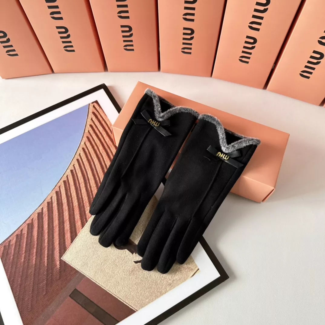 MIU MIU Gloves Comfortable 4398
