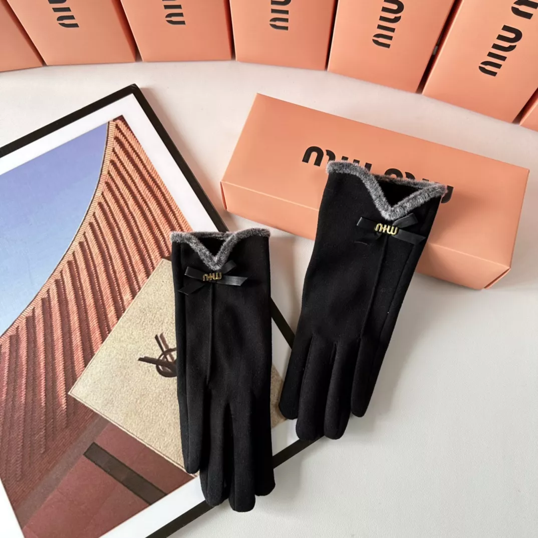 MIU MIU Gloves Comfortable 4398