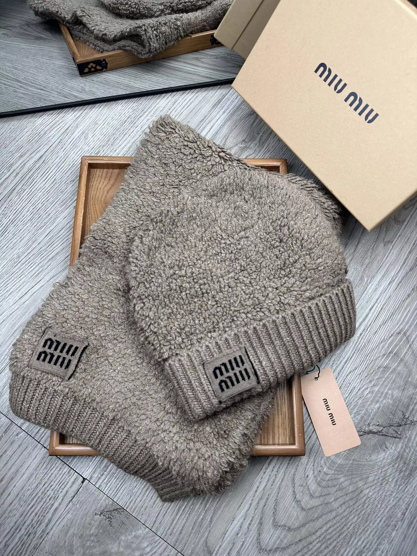 MIU MIU Hat and Scarf Set Compact 9686