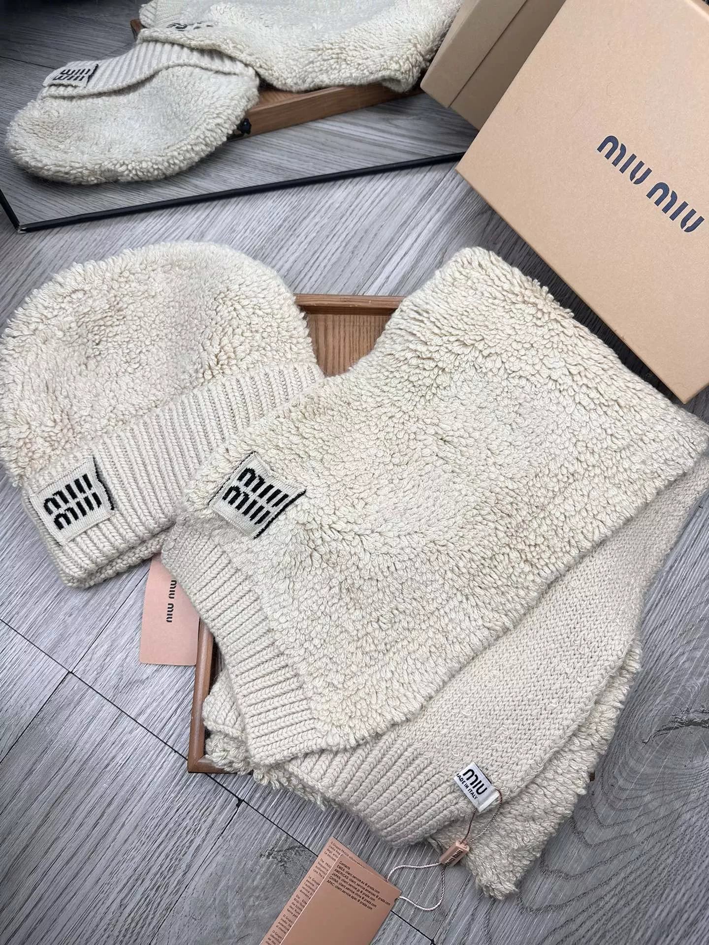 MIU MIU Hat and Scarf Set Cozy 2314