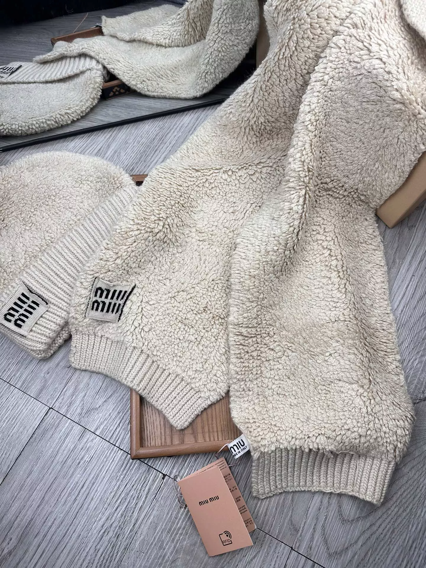 MIU MIU Hat and Scarf Set Cozy 2314