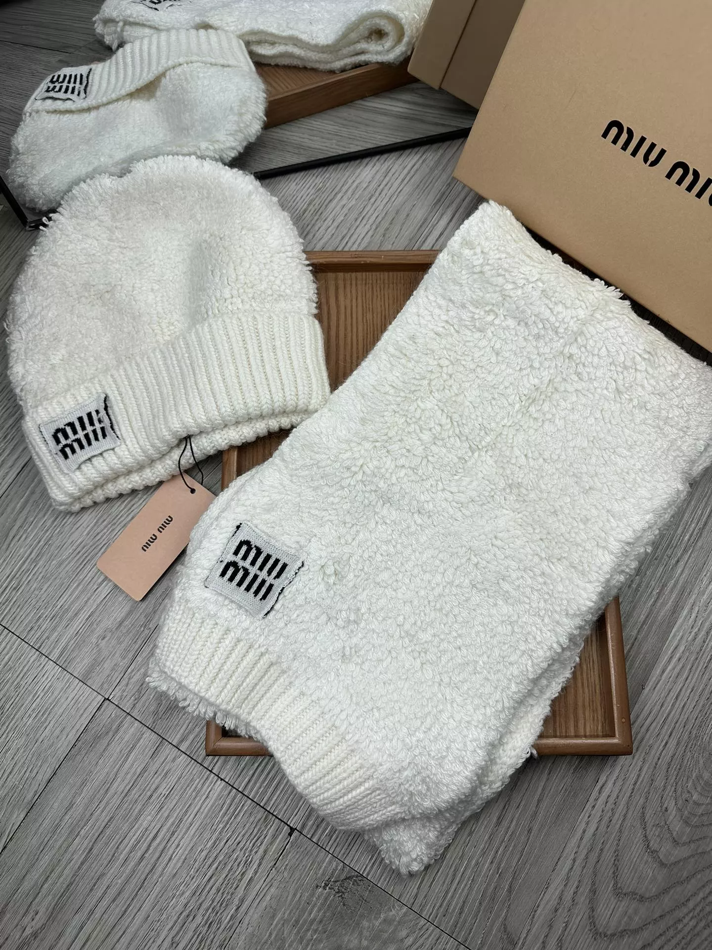 MIU MIU Hat and Scarf Set HighQuality 9362