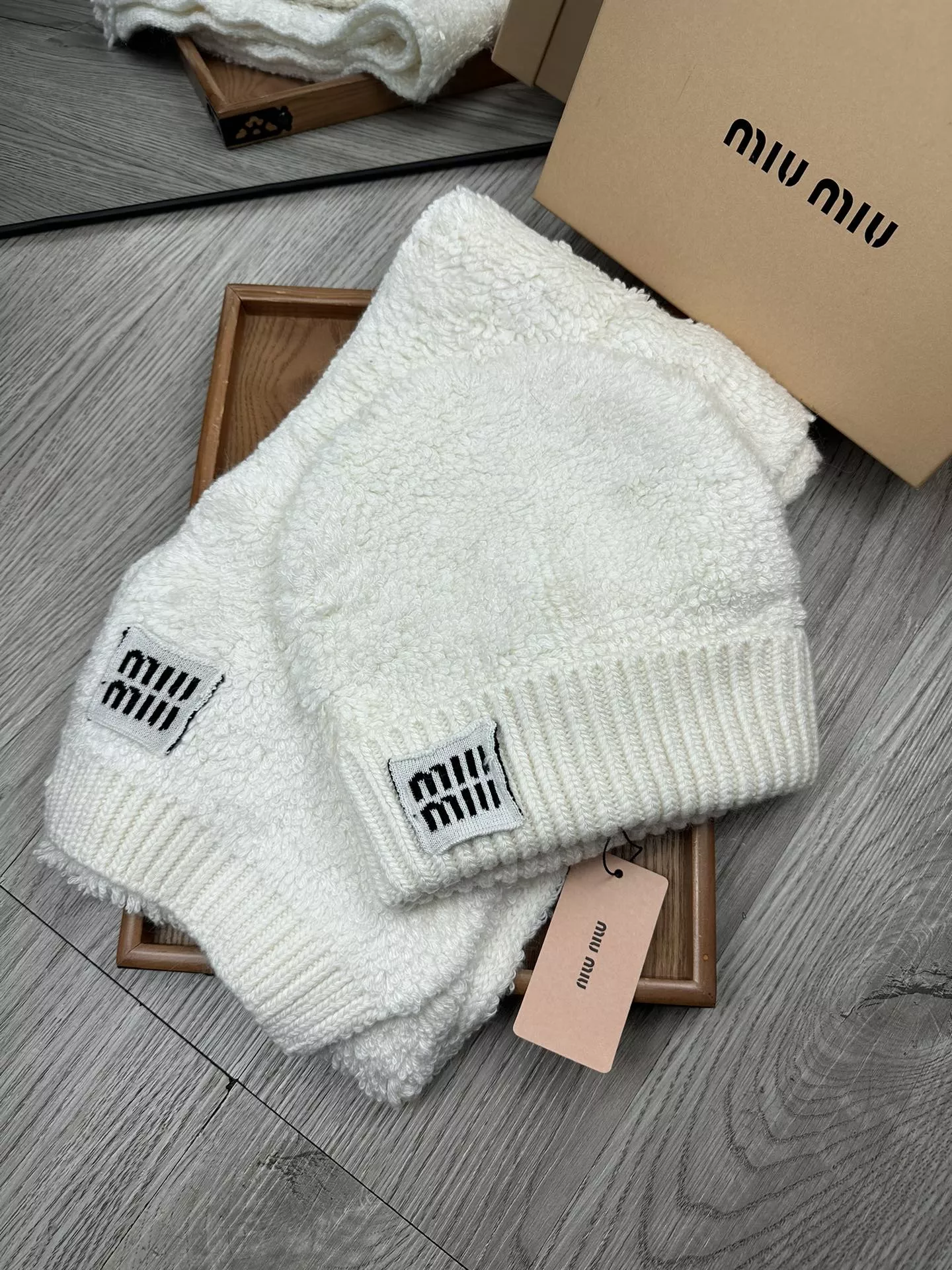 MIU MIU Hat and Scarf Set HighQuality 9362