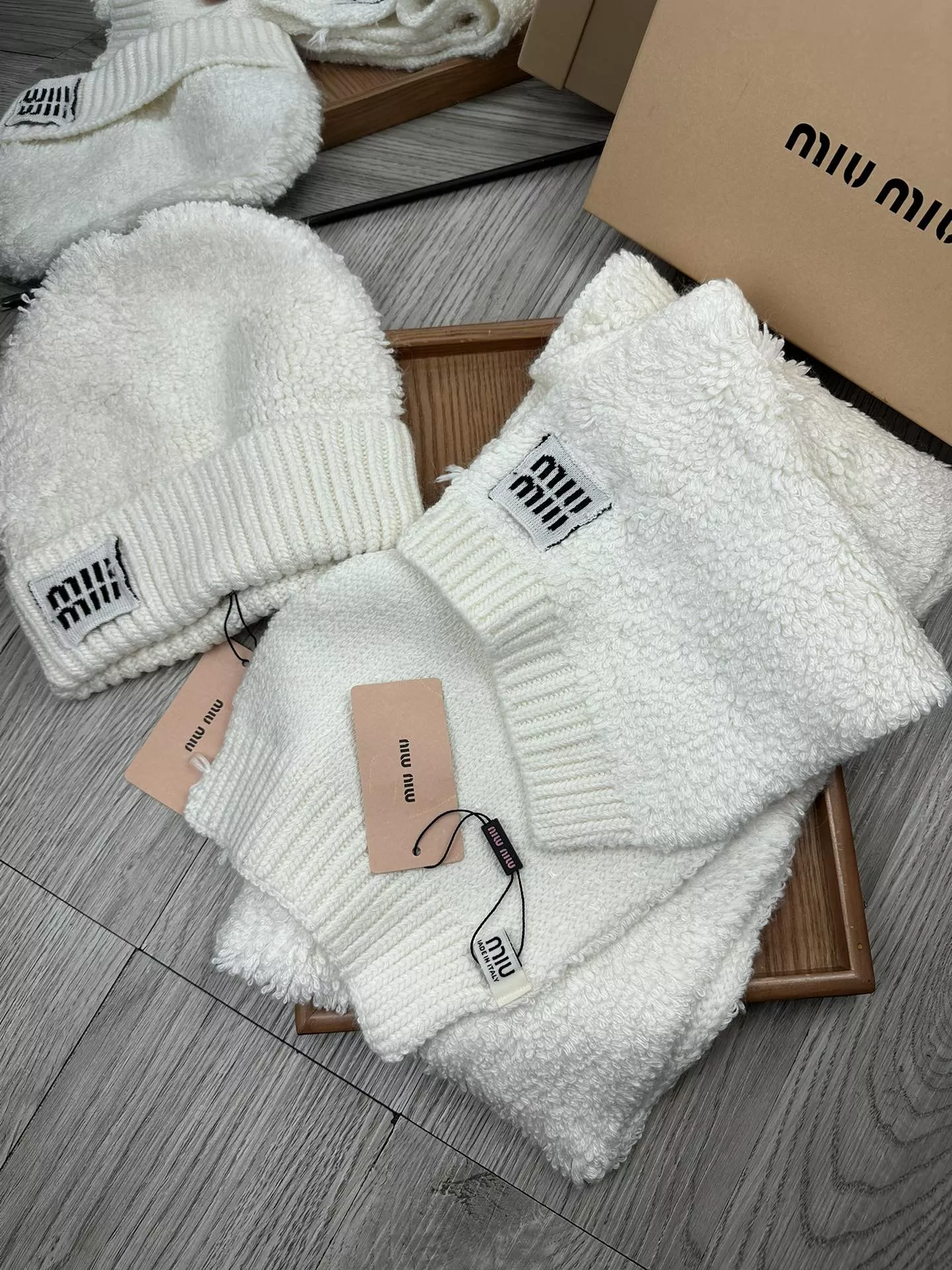MIU MIU Hat and Scarf Set HighQuality 9362