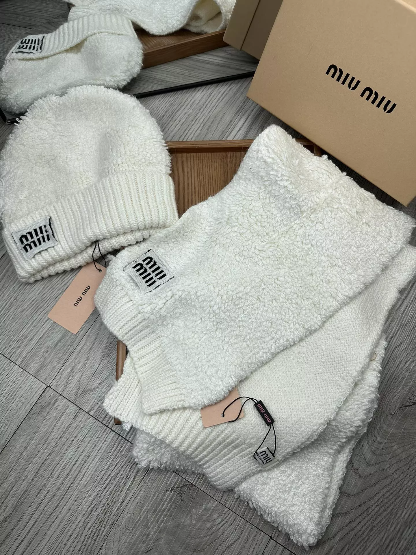 MIU MIU Hat and Scarf Set HighQuality 9362