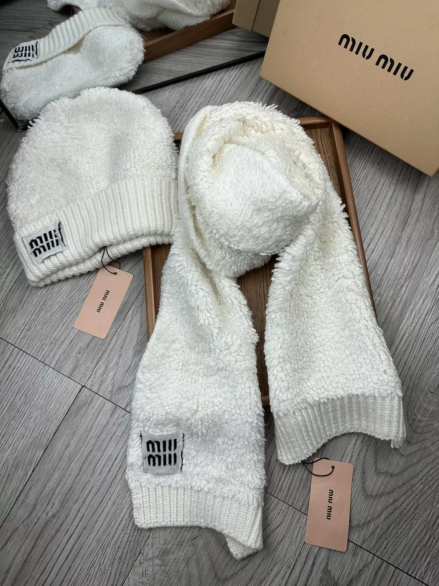 MIU MIU Hat and Scarf Set HighQuality 9362